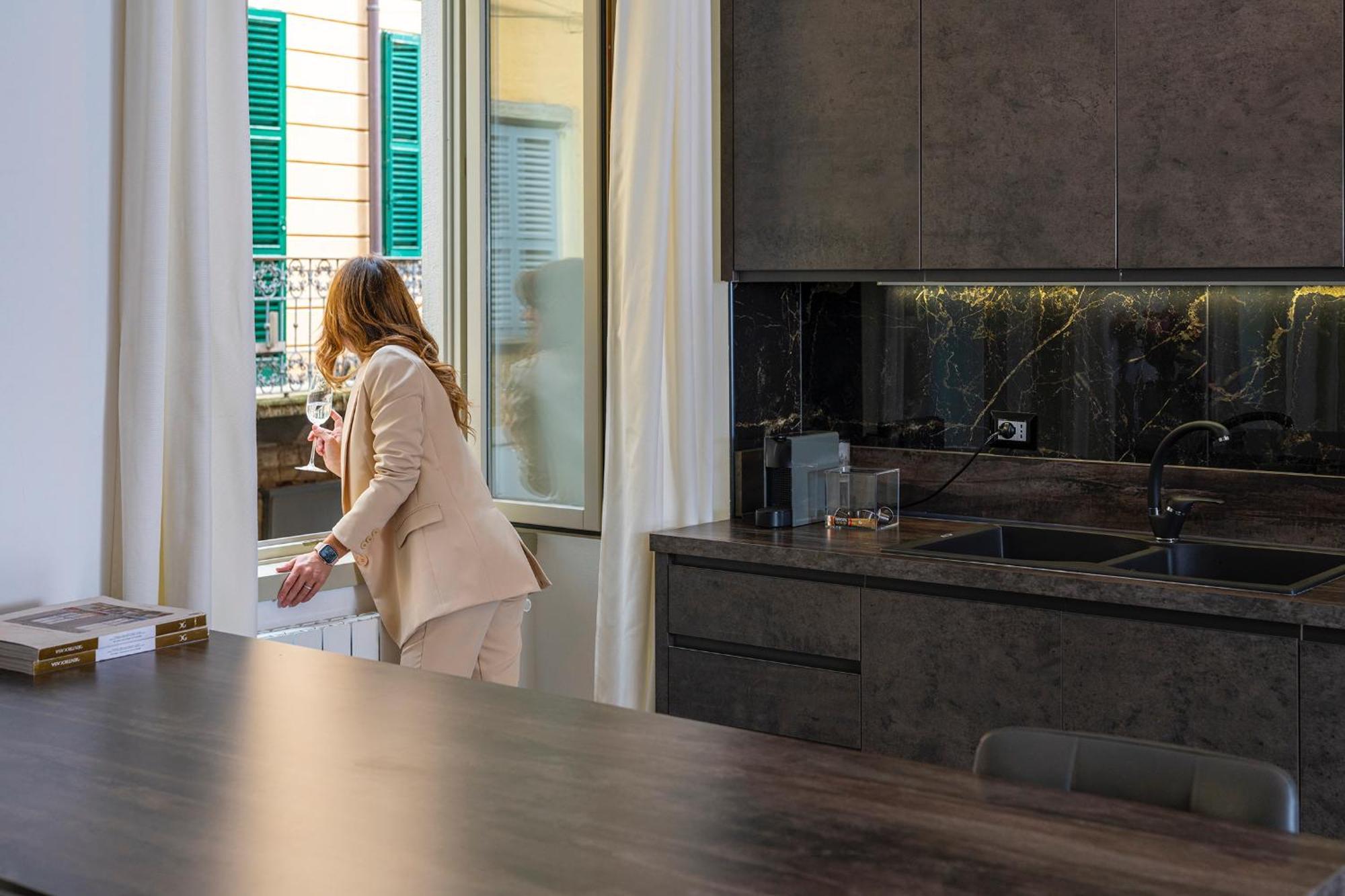 Magic Place Bergamo! Classy Apartment In The Heart Of The City Bagian luar foto