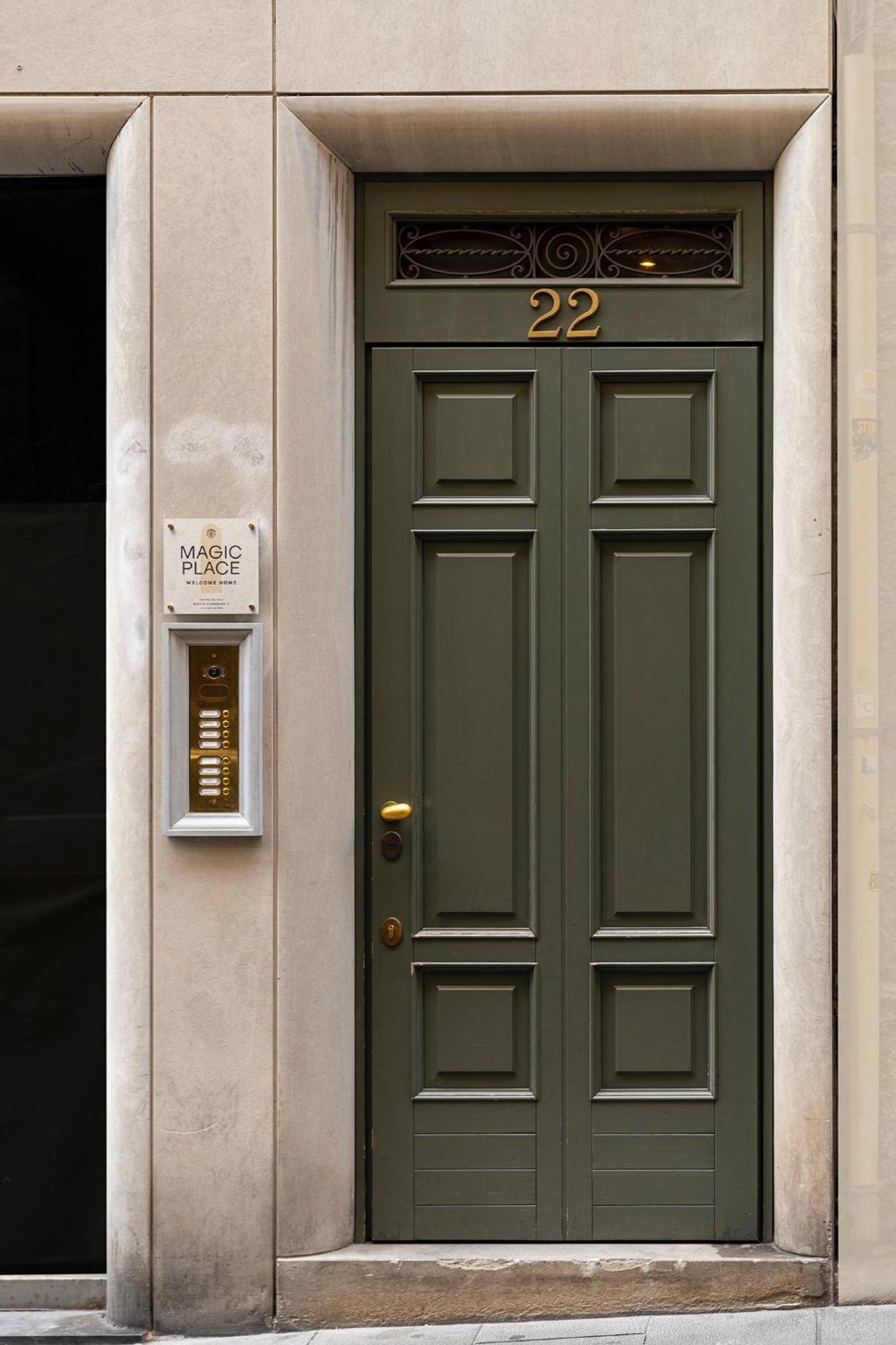 Magic Place Bergamo! Classy Apartment In The Heart Of The City Bagian luar foto